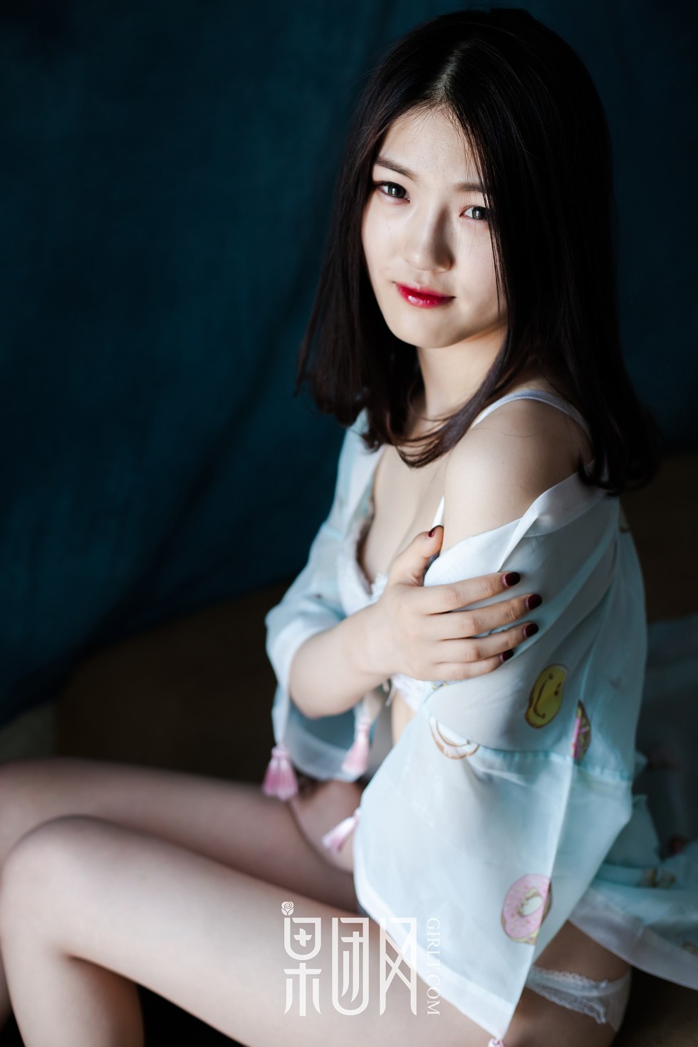 [GIRLT果团网]TG013_嫩模居家半透睡裙秀白色内衣+缕空黑色内衣美乳诱惑写真59P