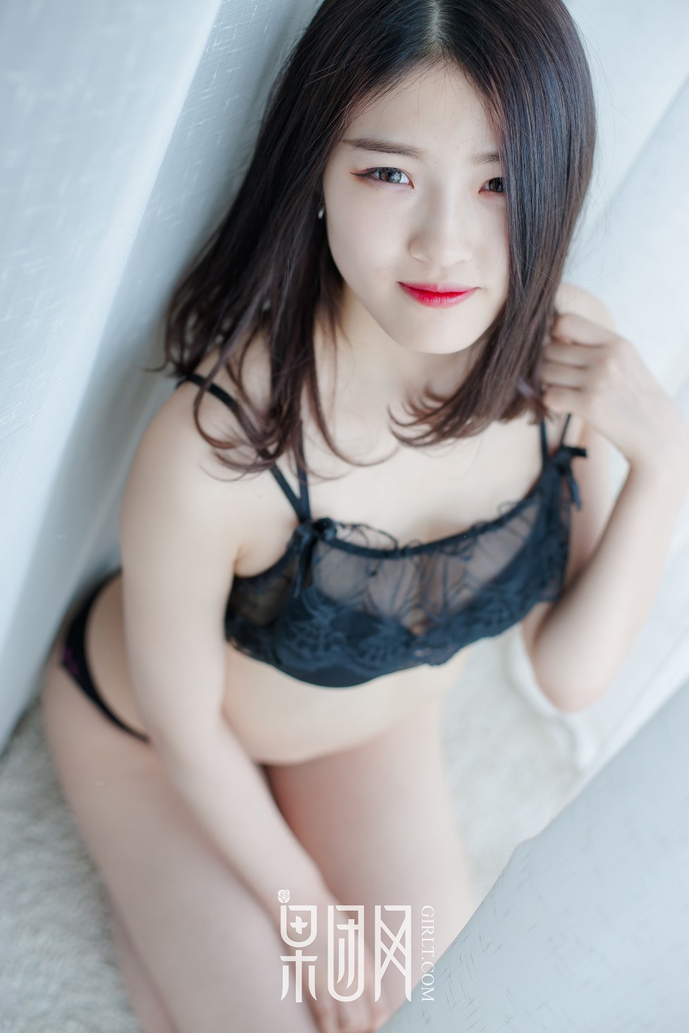 [GIRLT果团网]TG013_嫩模居家半透睡裙秀白色内衣+缕空黑色内衣美乳诱惑写真59P