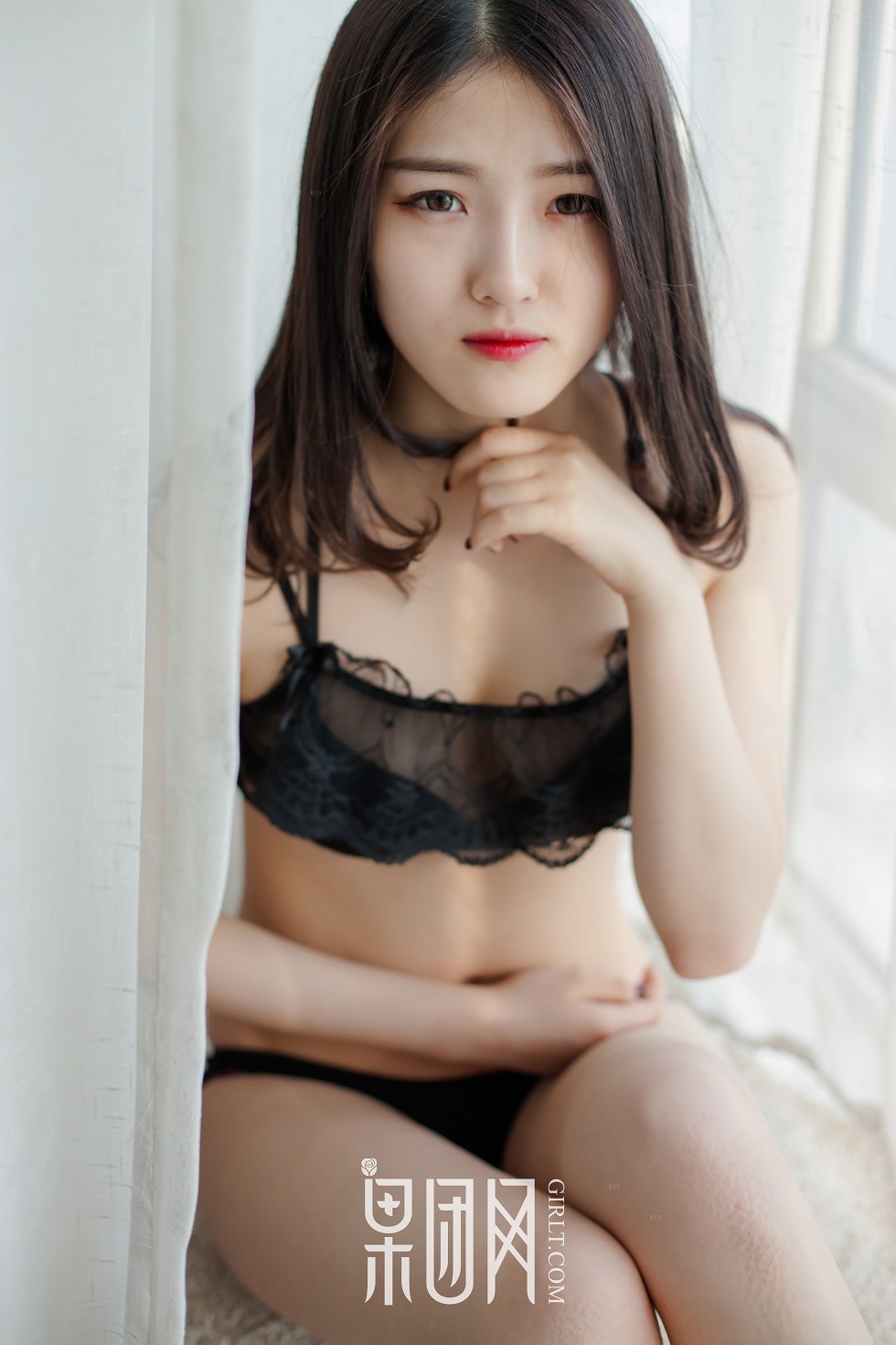 [GIRLT果团网]TG013_嫩模居家半透睡裙秀白色内衣+缕空黑色内衣美乳诱惑写真59P