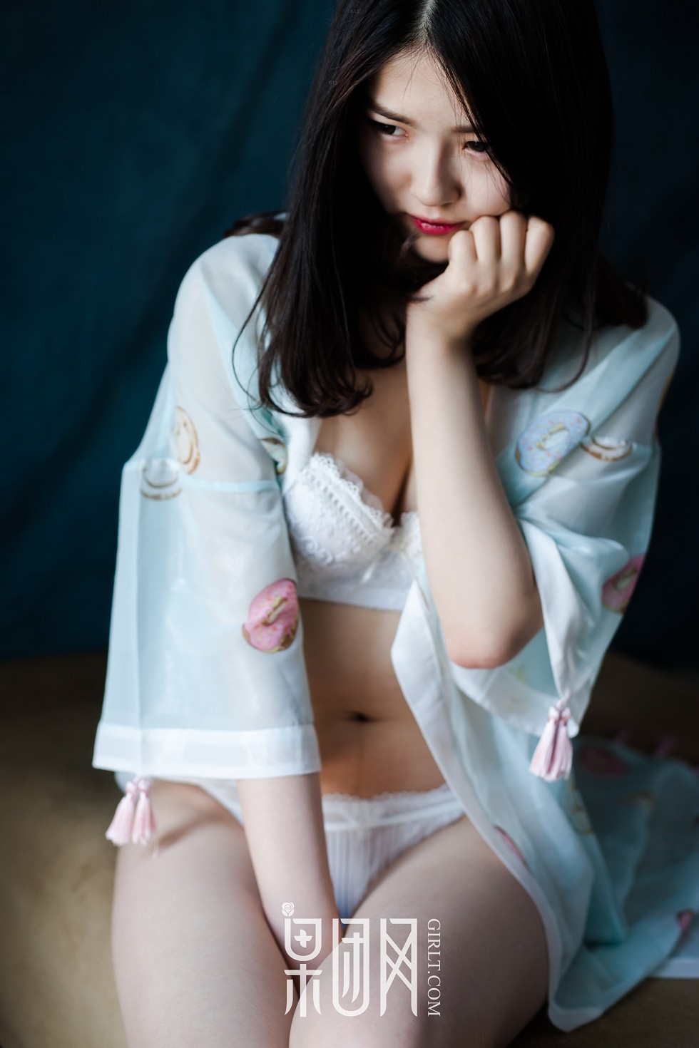 [GIRLT果团网]TG013_嫩模居家半透睡裙秀白色内衣+缕空黑色内衣美乳诱惑写真59P