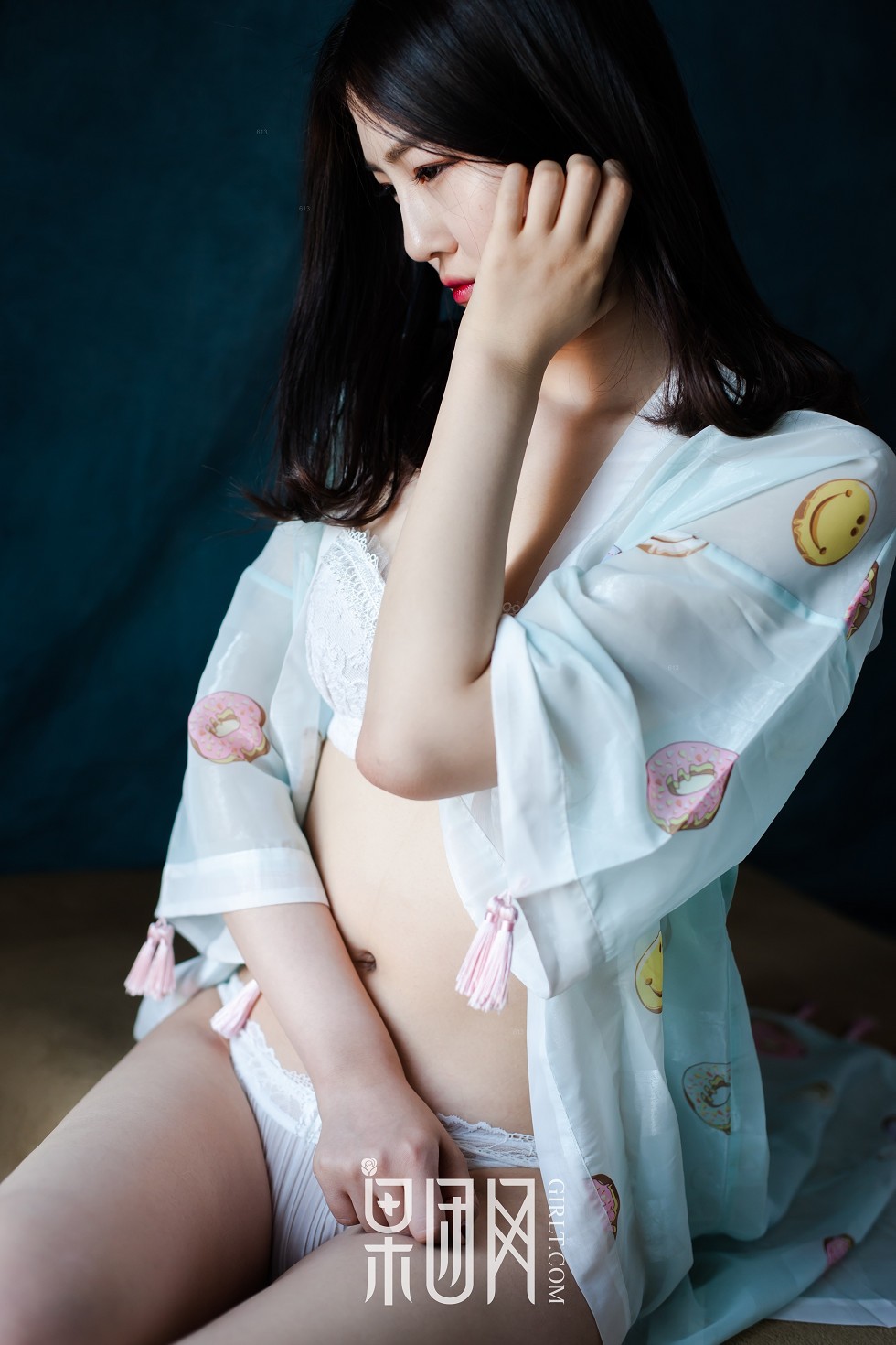 [GIRLT果团网]TG013_嫩模居家半透睡裙秀白色内衣+缕空黑色内衣美乳诱惑写真59P