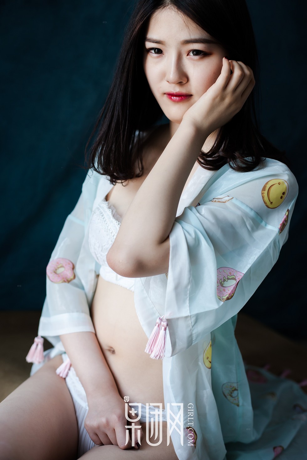 [GIRLT果团网]TG013_嫩模居家半透睡裙秀白色内衣+缕空黑色内衣美乳诱惑写真59P
