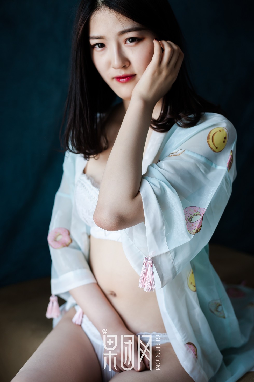 [GIRLT果团网]TG013_嫩模居家半透睡裙秀白色内衣+缕空黑色内衣美乳诱惑写真59P