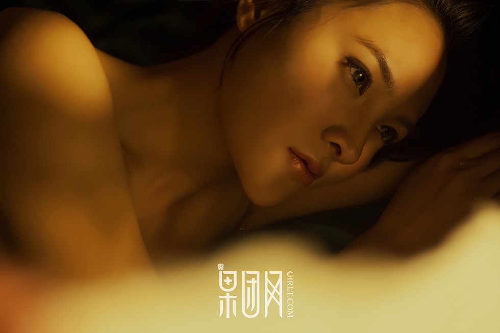 [GIRLT果团网]NO.033_美女画家大尺度全裸上阵秀人体艺术傲人酥胸撩人诱惑写真45P
