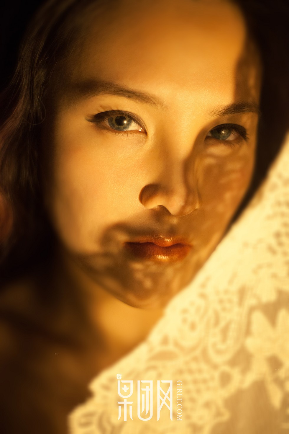 [GIRLT果团网]NO.033_美女画家大尺度全裸上阵秀人体艺术傲人酥胸撩人诱惑写真45P