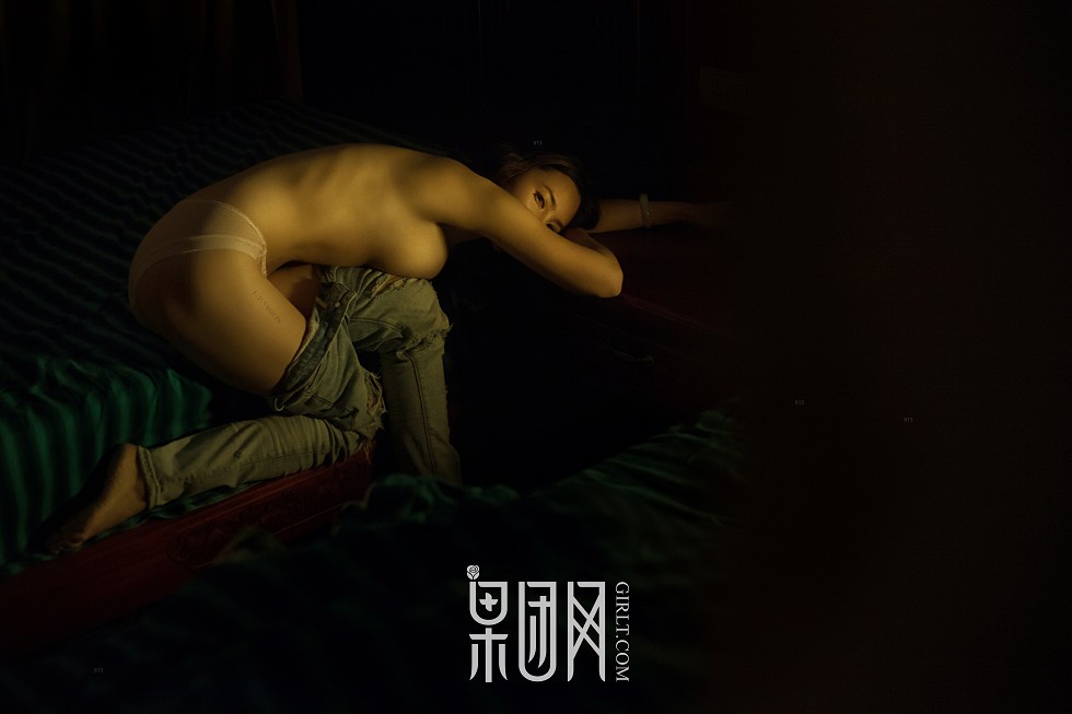 [GIRLT果团网]NO.033_美女画家大尺度全裸上阵秀人体艺术傲人酥胸撩人诱惑写真45P