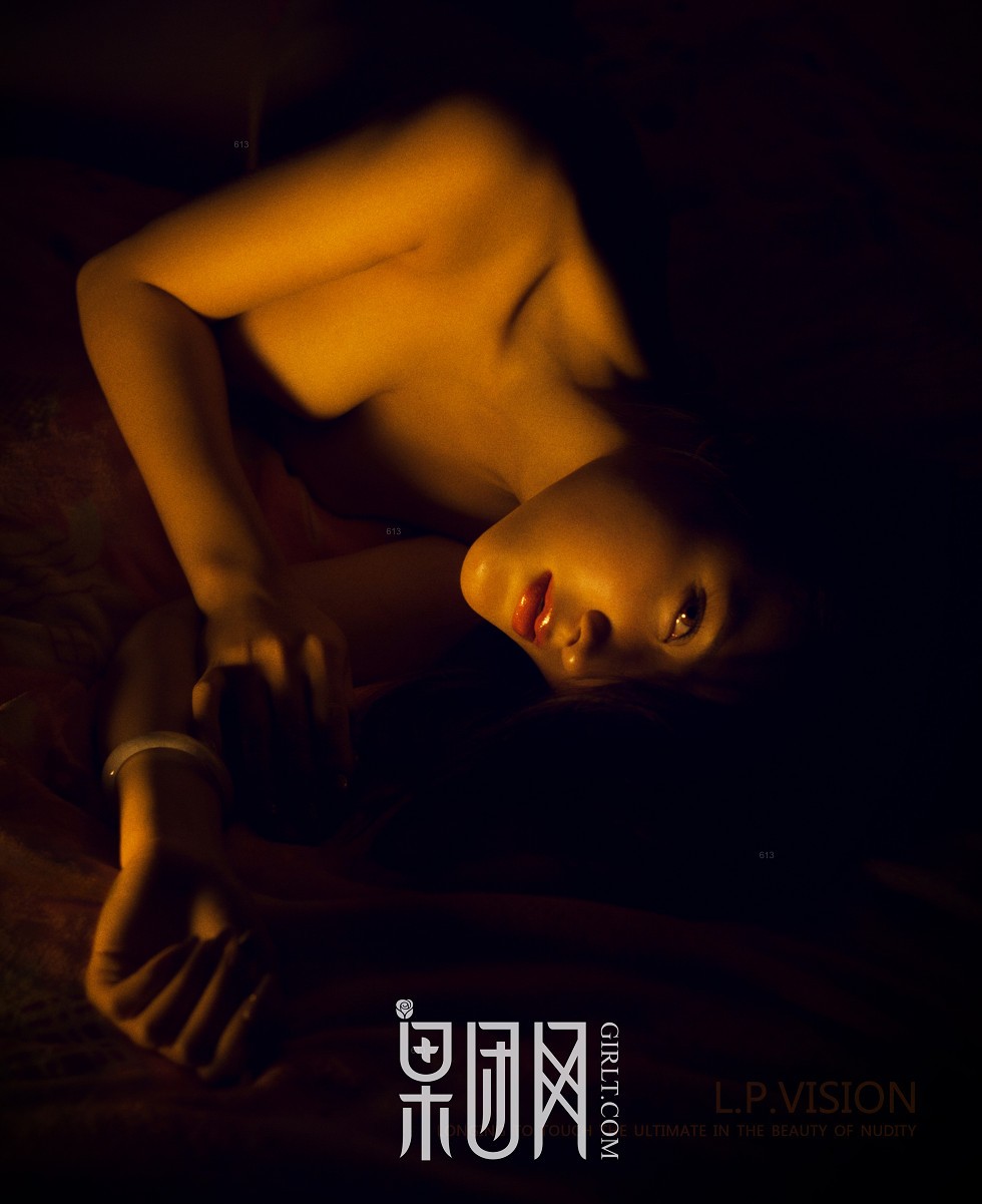 [GIRLT果团网]NO.033_美女画家大尺度全裸上阵秀人体艺术傲人酥胸撩人诱惑写真45P