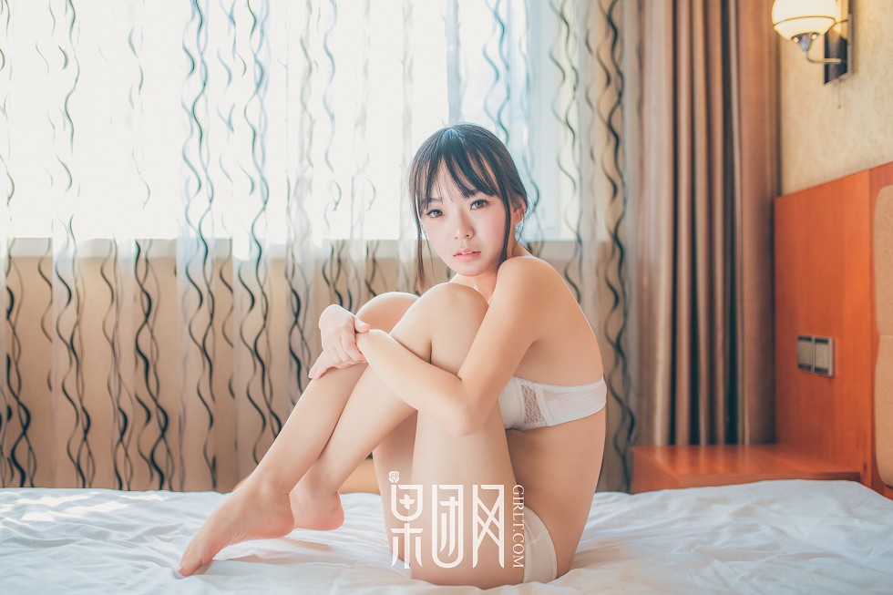 [GIRLT果团网]NO.034_似吉冈里帆少女嫩模居家私房白色内衣秀傲人美乳诱惑写真31P