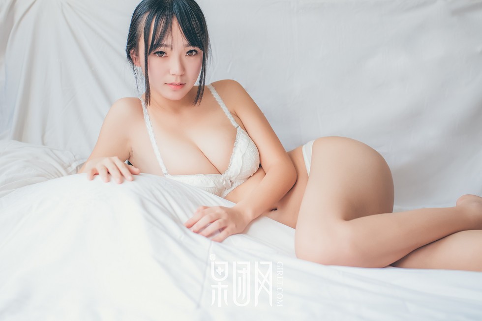 [GIRLT果团网]NO.034_似吉冈里帆少女嫩模居家私房白色内衣秀傲人美乳诱惑写真31P