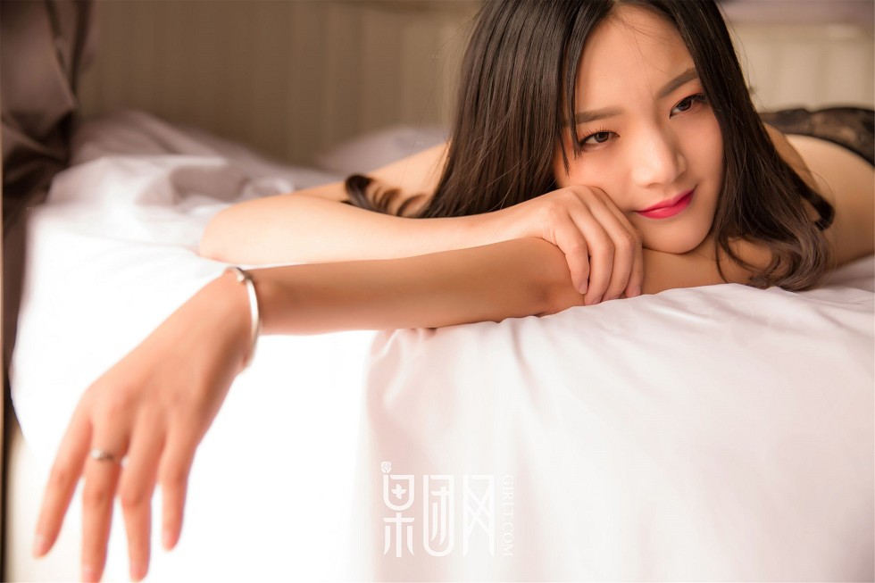 [GIRLT果团网]NO.035_嫩模皮蛋儿黑色蕾丝透视装全脱大尺度秀诱人胴体诱惑写真79P