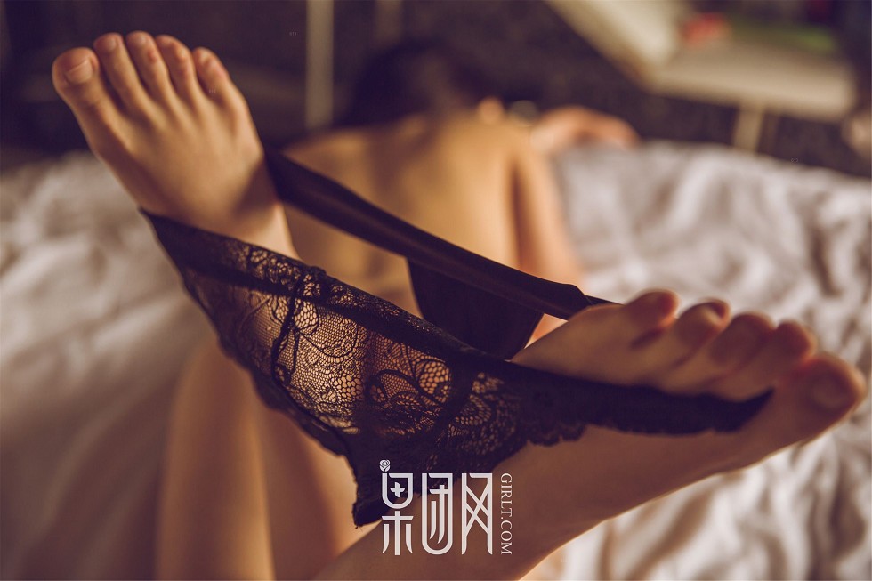 [GIRLT果团网]NO.035_嫩模皮蛋儿黑色蕾丝透视装全脱大尺度秀诱人胴体诱惑写真79P