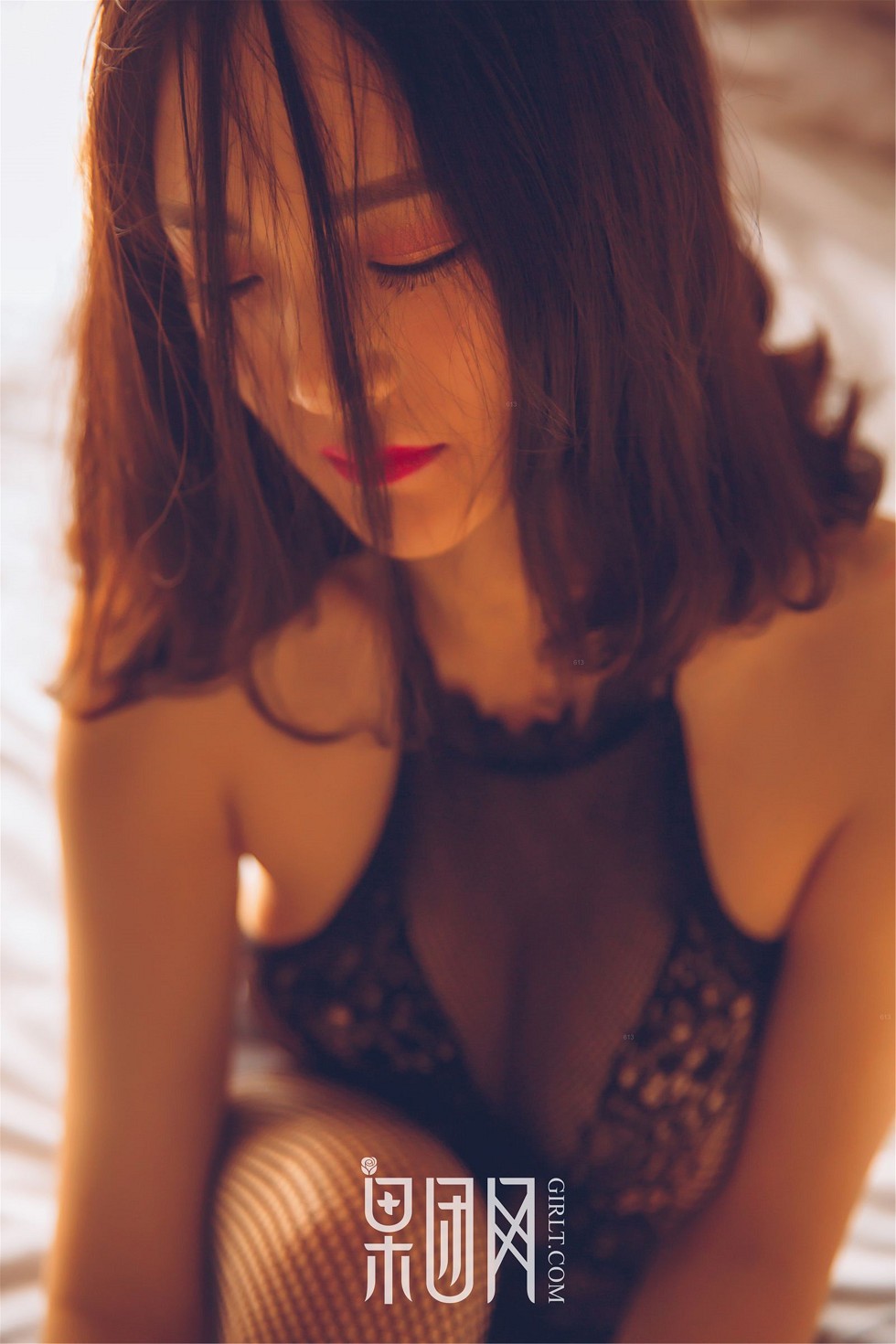 [GIRLT果团网]NO.035_嫩模皮蛋儿黑色蕾丝透视装全脱大尺度秀诱人胴体诱惑写真79P