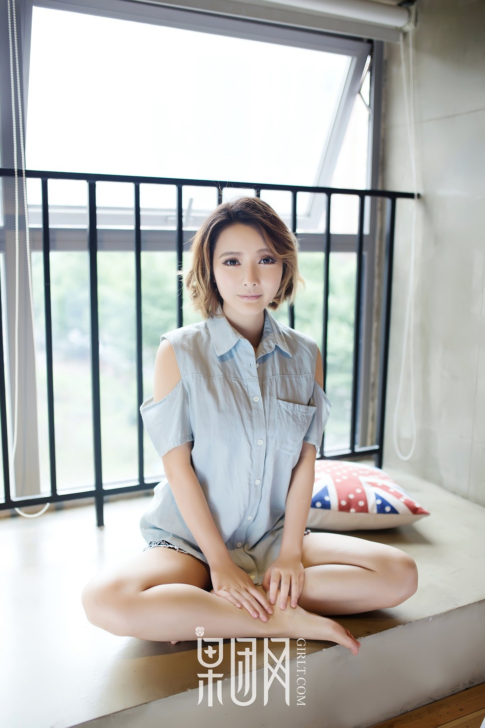 [GIRLT果团网]NO.037_日本女老湿居家性感内衣秀傲人豪乳迷人翘臀诱惑写真49P