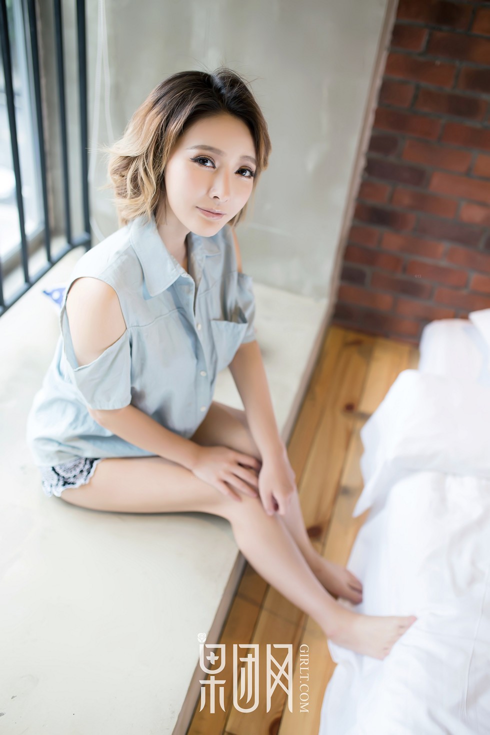 [GIRLT果团网]NO.037_日本女老湿居家性感内衣秀傲人豪乳迷人翘臀诱惑写真49P