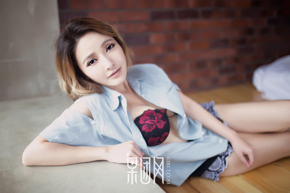 [GIRLT果团网]NO.037_日本女老湿居家性感内衣秀傲人豪乳迷人翘臀诱惑写真49P