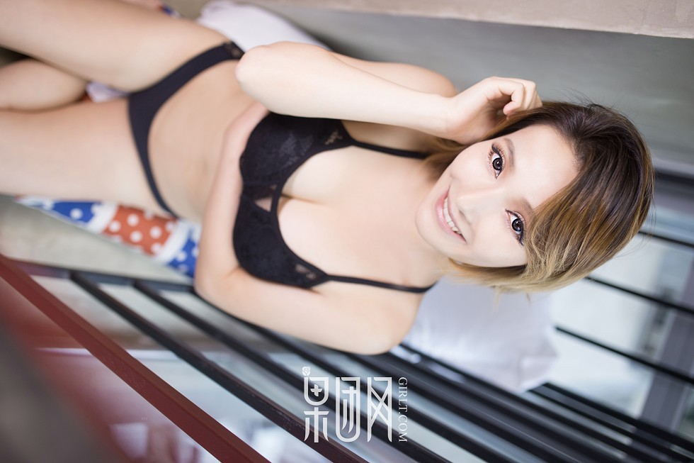 [GIRLT果团网]NO.037_日本女老湿居家性感内衣秀傲人豪乳迷人翘臀诱惑写真49P
