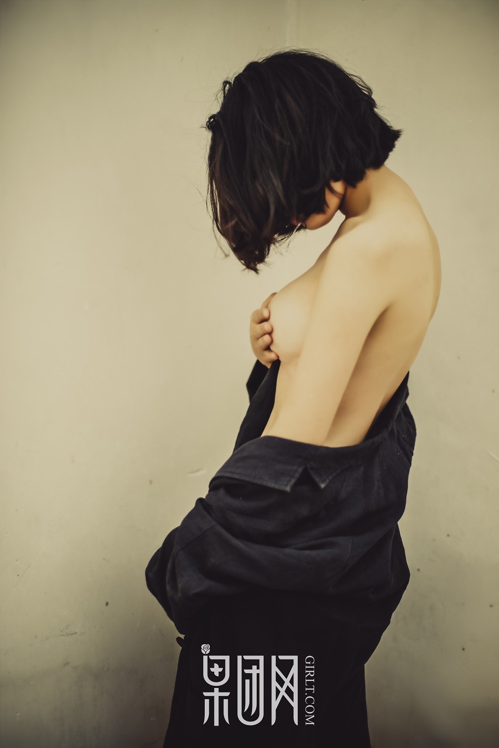 [GIRLT果团网]TG018_惨遭挟持美女残垣断壁荒无人烟处大尺度全裸秀豪乳诱惑写真19P