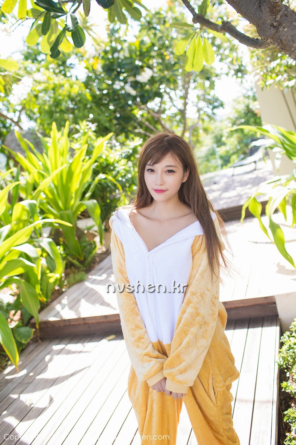 [IMISS爱蜜社]Vol.136_嫩模Sugar小甜心CC苏梅岛旅拍美女扮野兽性感黑丝写真59P
