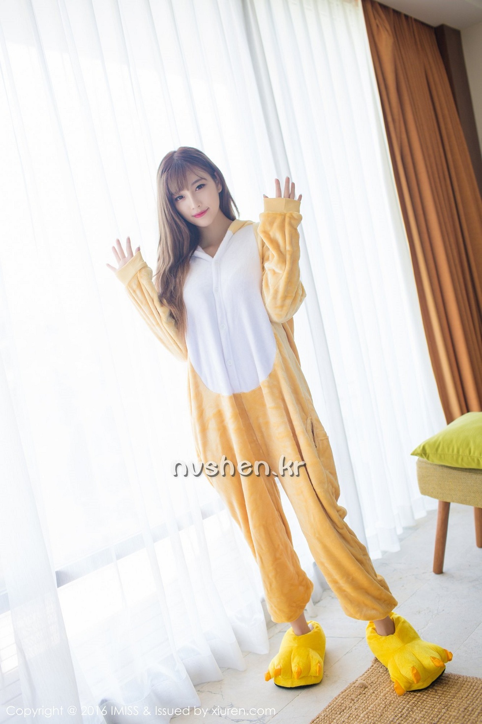 [IMISS爱蜜社]Vol.136_嫩模Sugar小甜心CC苏梅岛旅拍美女扮野兽性感黑丝写真59P