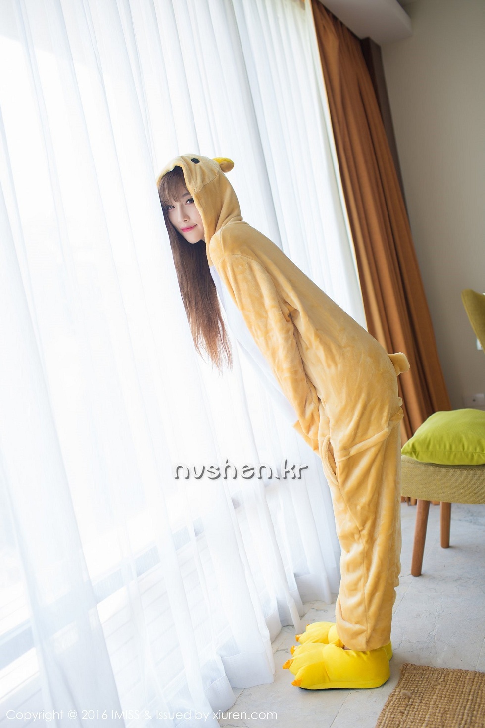 [IMISS爱蜜社]Vol.136_嫩模Sugar小甜心CC苏梅岛旅拍美女扮野兽性感黑丝写真59P