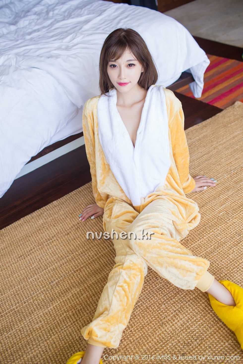 [IMISS爱蜜社]Vol.136_嫩模Sugar小甜心CC苏梅岛旅拍美女扮野兽性感黑丝写真59P