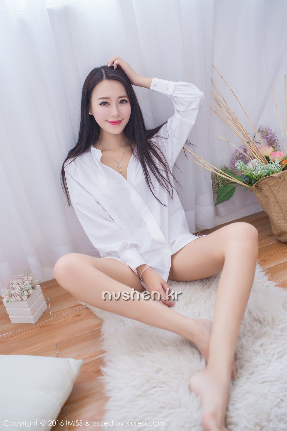 [IMISS爱蜜社]Vol.137_气质美女王曼妮好Q性感内衣秀白嫩肌肤纯白诱惑写真45P