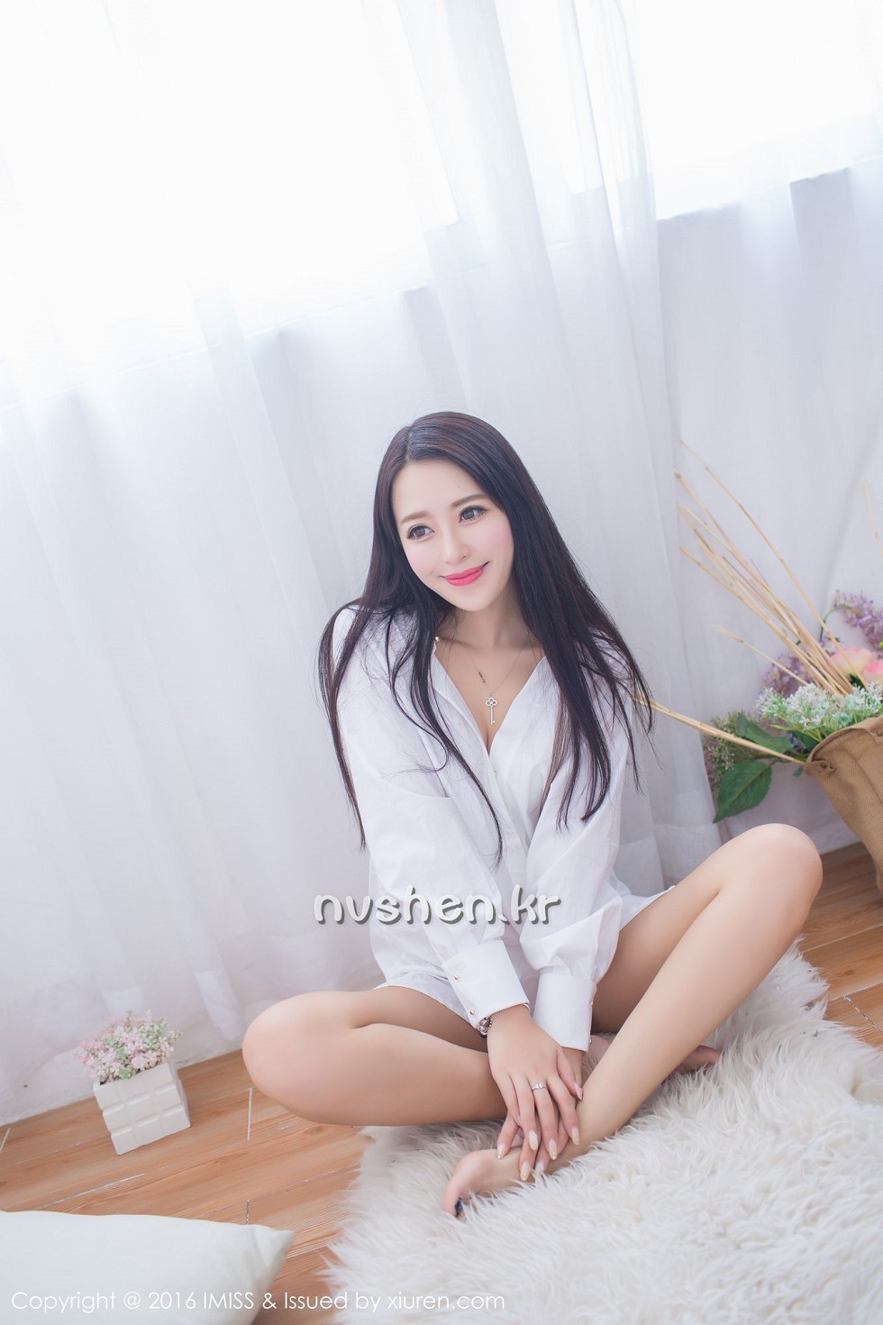 [IMISS爱蜜社]Vol.137_气质美女王曼妮好Q性感内衣秀白嫩肌肤纯白诱惑写真45P