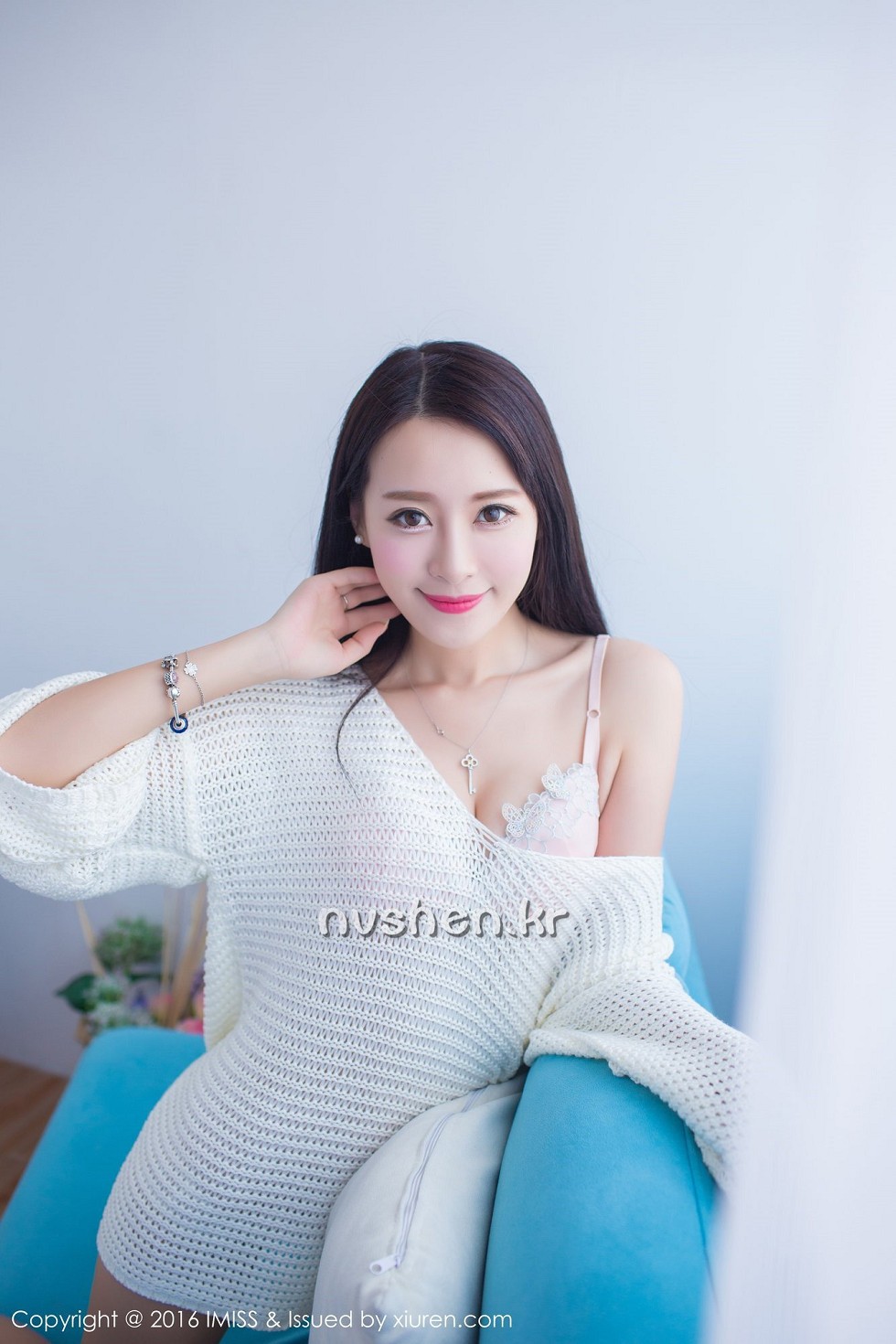 [IMISS爱蜜社]Vol.137_气质美女王曼妮好Q性感内衣秀白嫩肌肤纯白诱惑写真45P