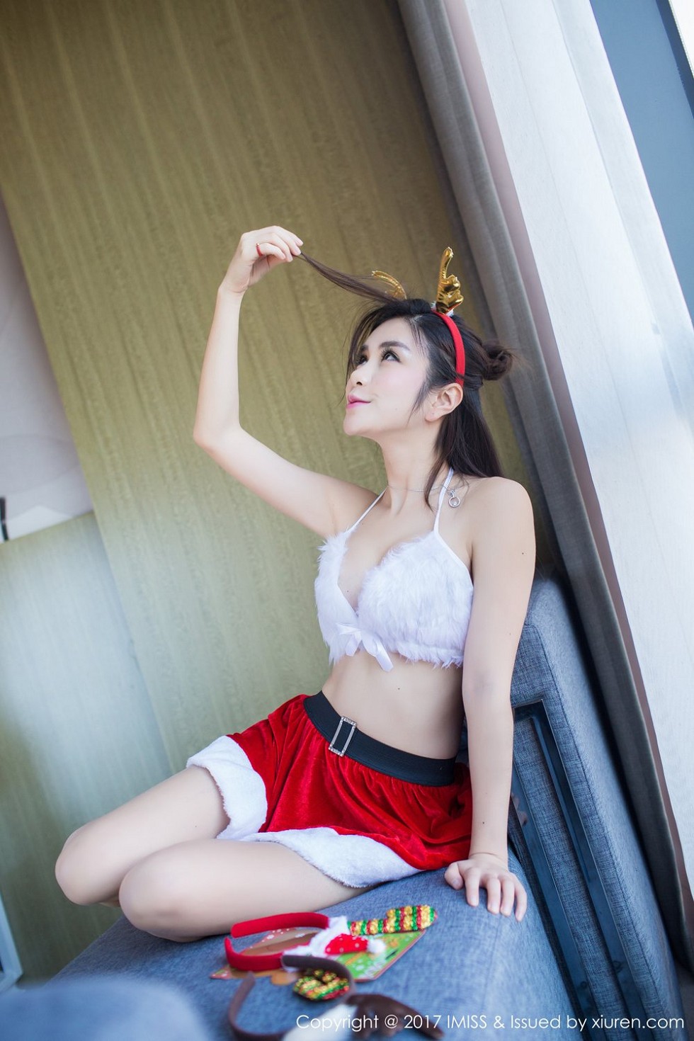 [IMISS爱蜜社]Vol.146_嫩模李李七七喜喜圣诞主题小红裙纯白内衣秀完美身材写真67P