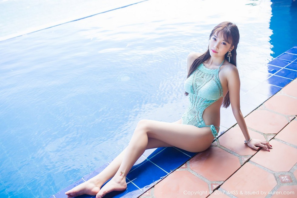 [IMISS爱蜜社]Vol.147_嫩模Sugar小甜心CC长滩旅拍泳池边性感比基尼写真53P