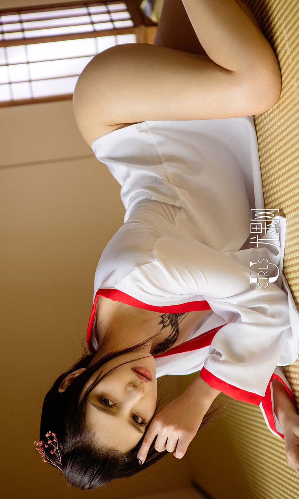 [Ugirls爱尤物]No.592_嫩模尤娜娜居家私房内衣系列魔鬼身材秀美胸诱惑写真40P