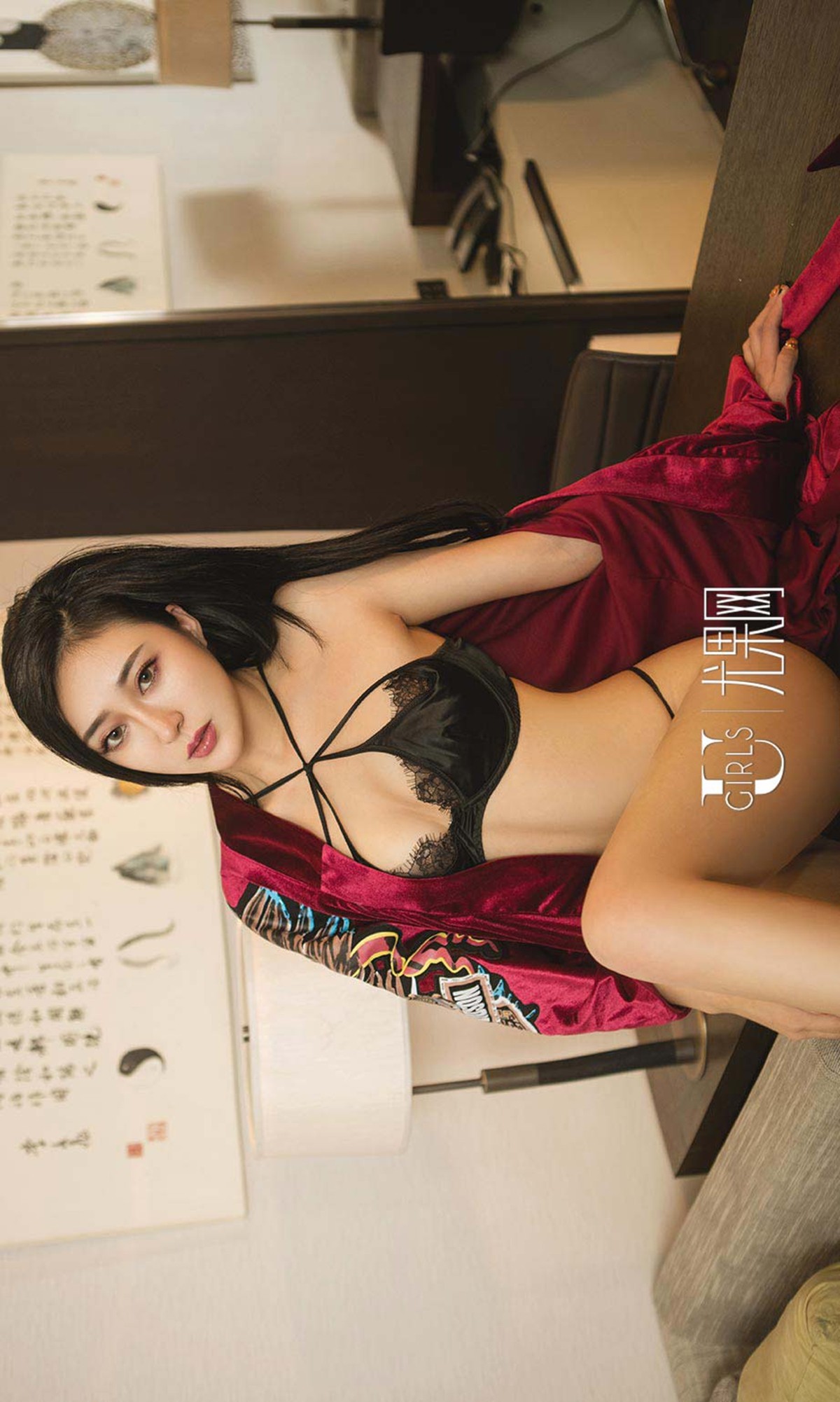 [Ugirls爱尤物]No.602_嫩模Lucky居家私房内衣系列秀傲人美胸完美身材诱惑写真40P