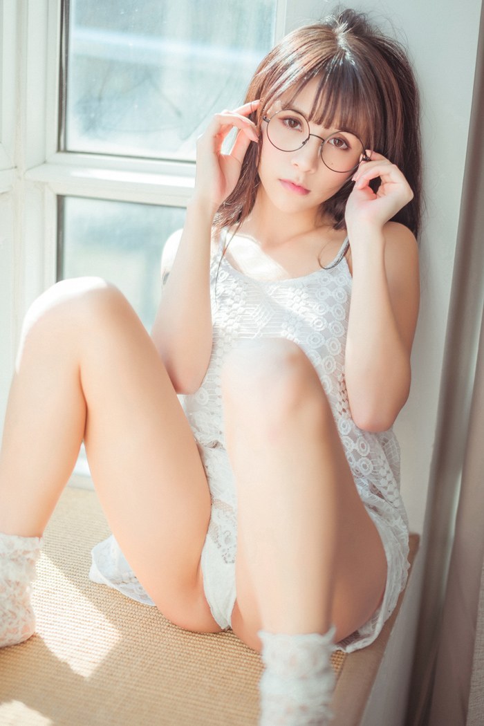 女神夏美酱比基尼包不住诱人美胸(图13)