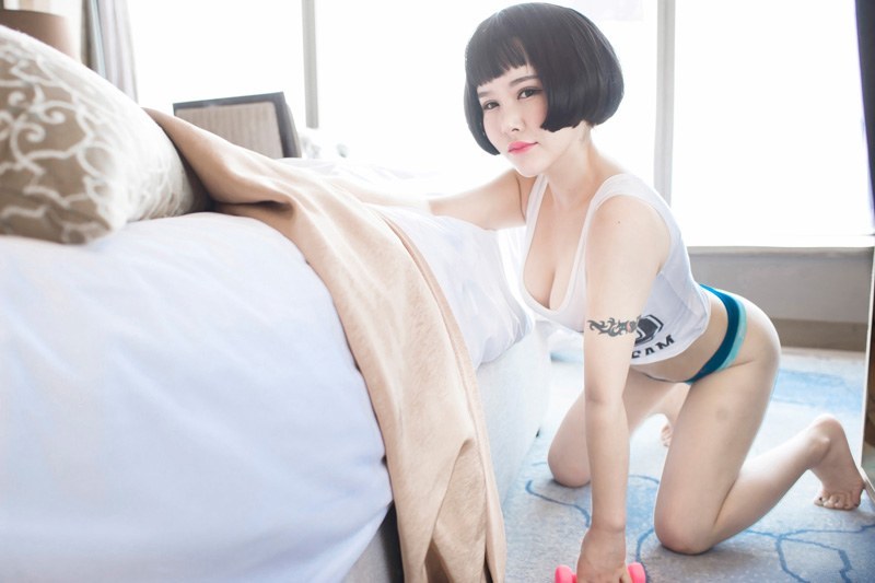 可爱妹子佑熙开胸泳衣秀浑圆美乳(图25)
