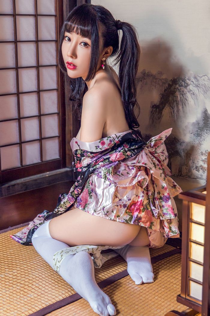 和服少妇笑笑及膝白袜翘臀迷晕你(图22)