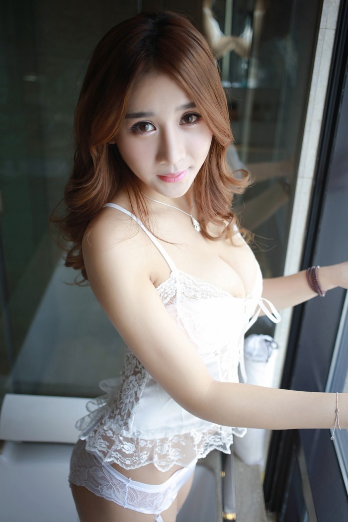 娇美嫩模昆熙蕾丝吊袜秀傲人美乳(图31)
