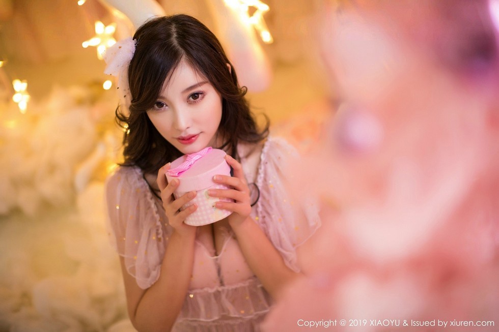 [XiaoYu画语界]Vol.059_女神杨晨晨sugar圣诞主题性感内衣秀火辣身材诱惑写真45P