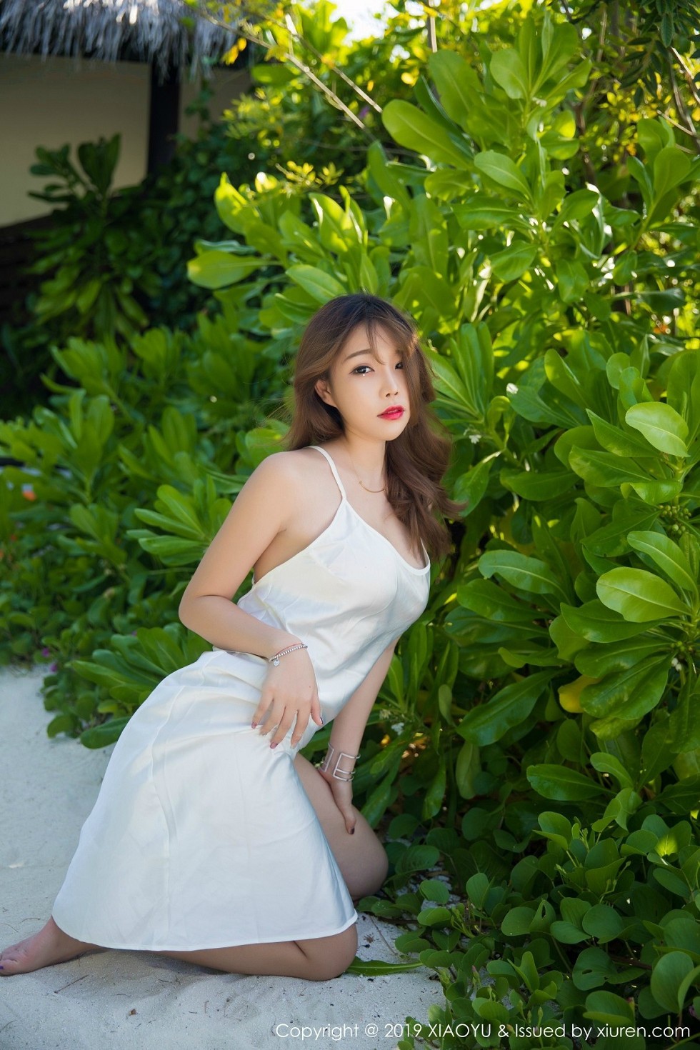 [XiaoYu画语界]Vol.063_女神芝芝Booty马尔代夫旅拍私房吊带黑丝妩媚诱惑写真54P