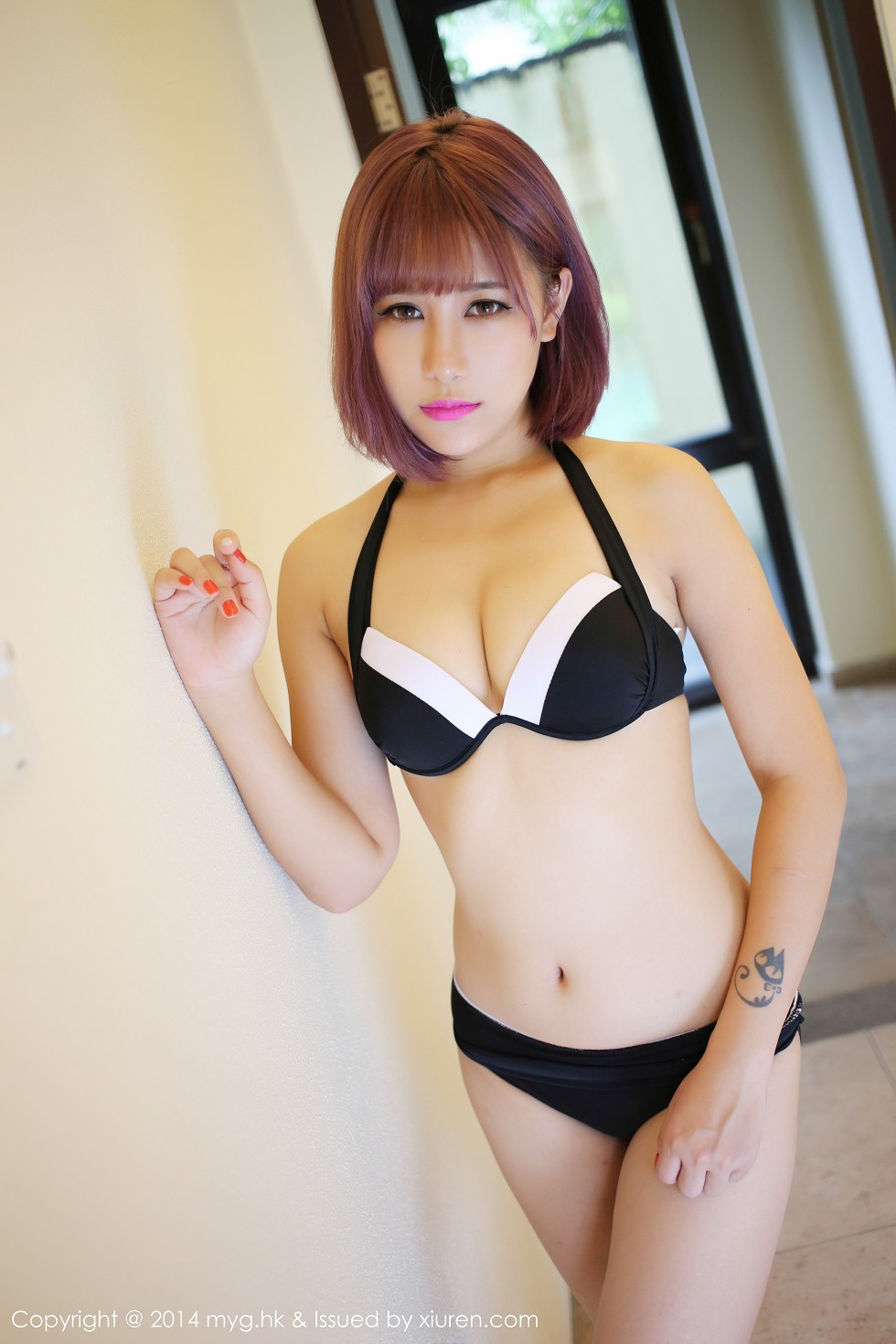 [MyGirl美媛馆]Vol.040_嫩模Fiona伊雨蔓泳池边性感黑色比基尼完美身材写真43P