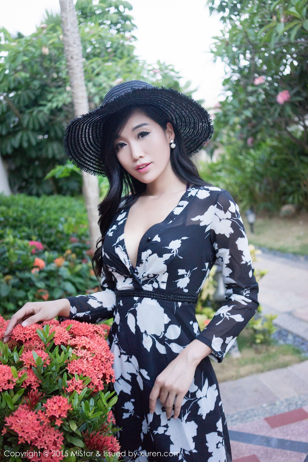 [MiStar魅妍社]Vol.027_嫩模Ashely丽丽三亚旅拍黑色情趣薄纱白嫩美乳诱惑60P