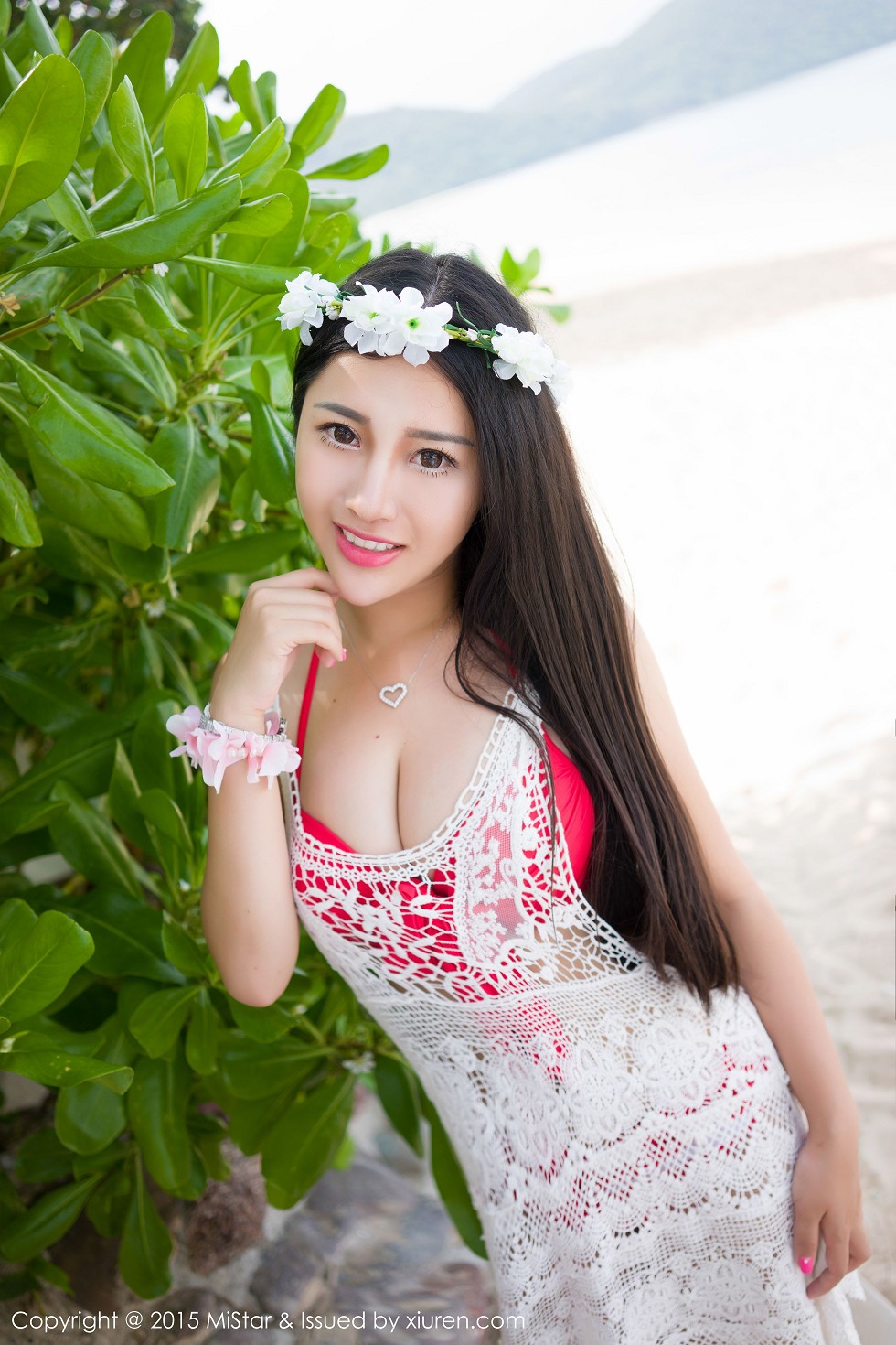 [MiStar魅妍社]Vol.038_嫩模嘉嘉Tiffany普吉岛旅拍性感学生装豪乳翘臀写真60P
