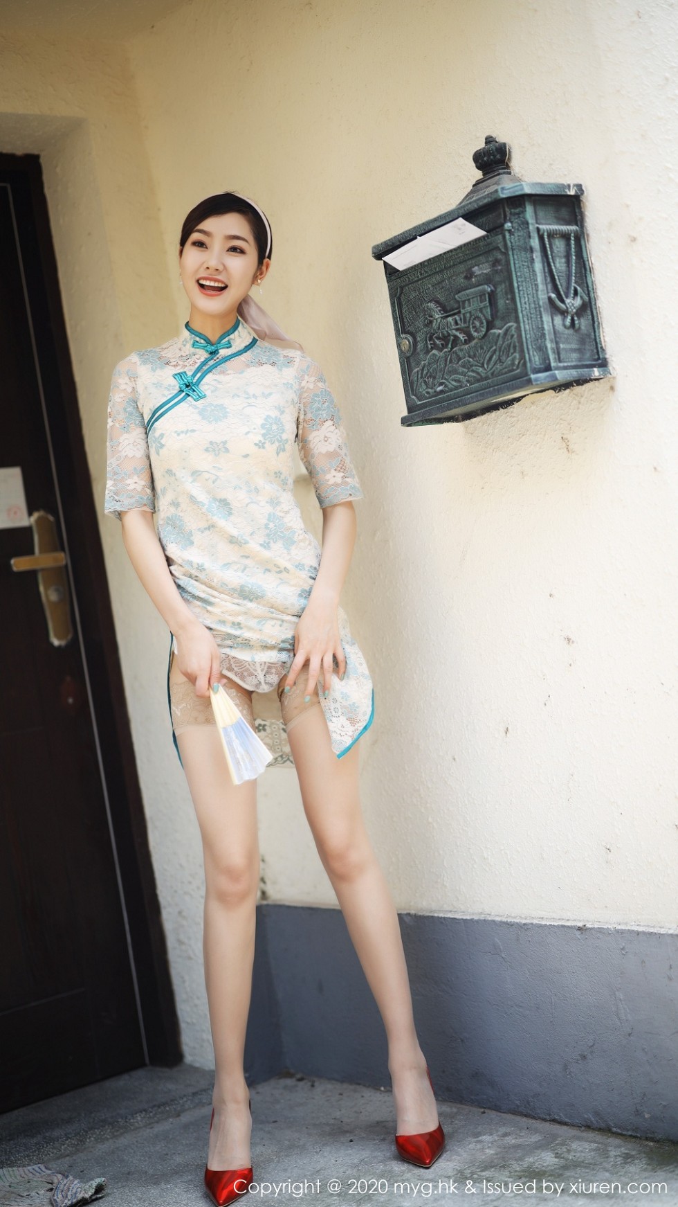 [MyGirl美媛馆]Vol.446_模特方子萱私房古韵旗袍配现代丝袜秀高挑身材诱惑写真105P