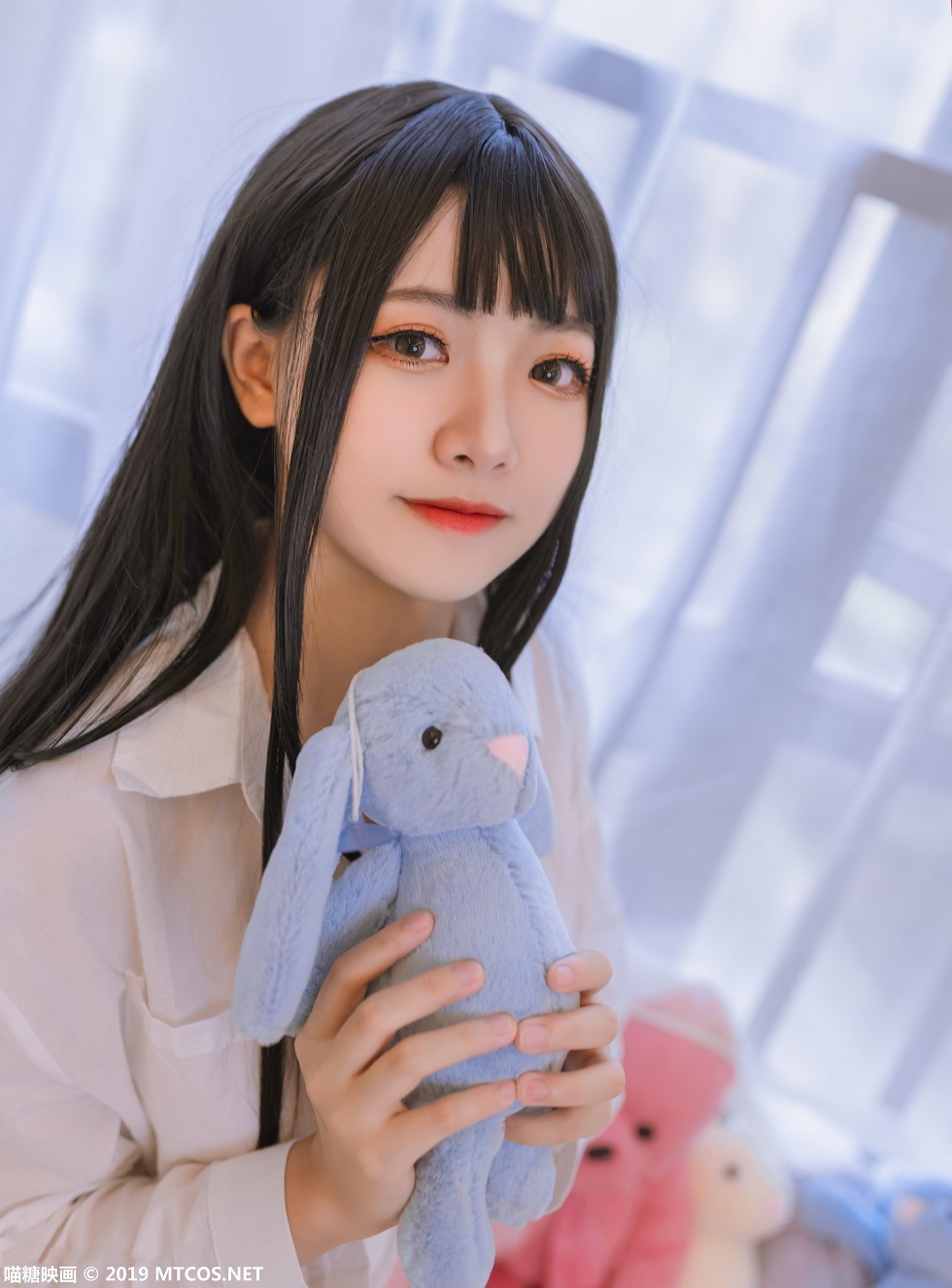[喵糖映画]Vol.061_嫩模lovely呆玄私房性感男友白衬衣秀白嫩美腿迷人写真40P