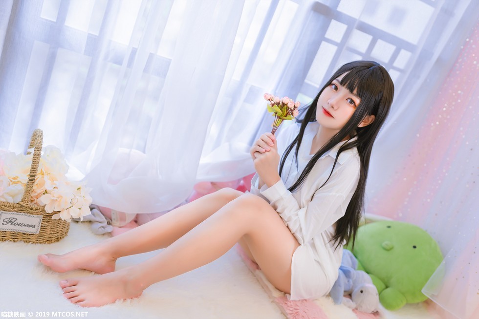[喵糖映画]Vol.061_嫩模lovely呆玄私房性感男友白衬衣秀白嫩美腿迷人写真40P