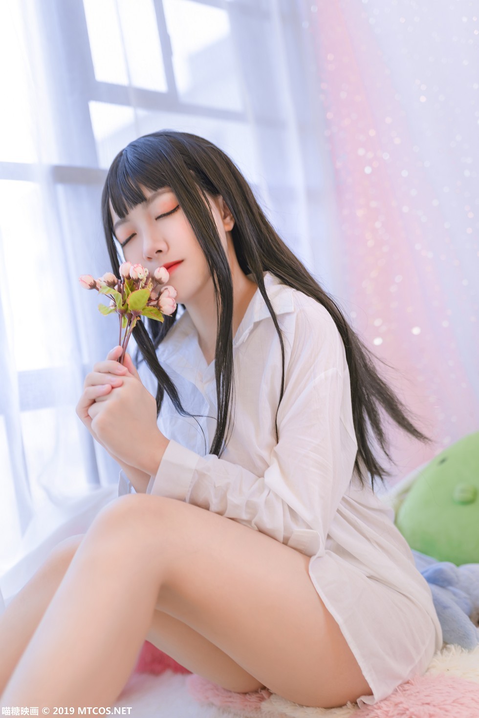 [喵糖映画]Vol.061_嫩模lovely呆玄私房性感男友白衬衣秀白嫩美腿迷人写真40P
