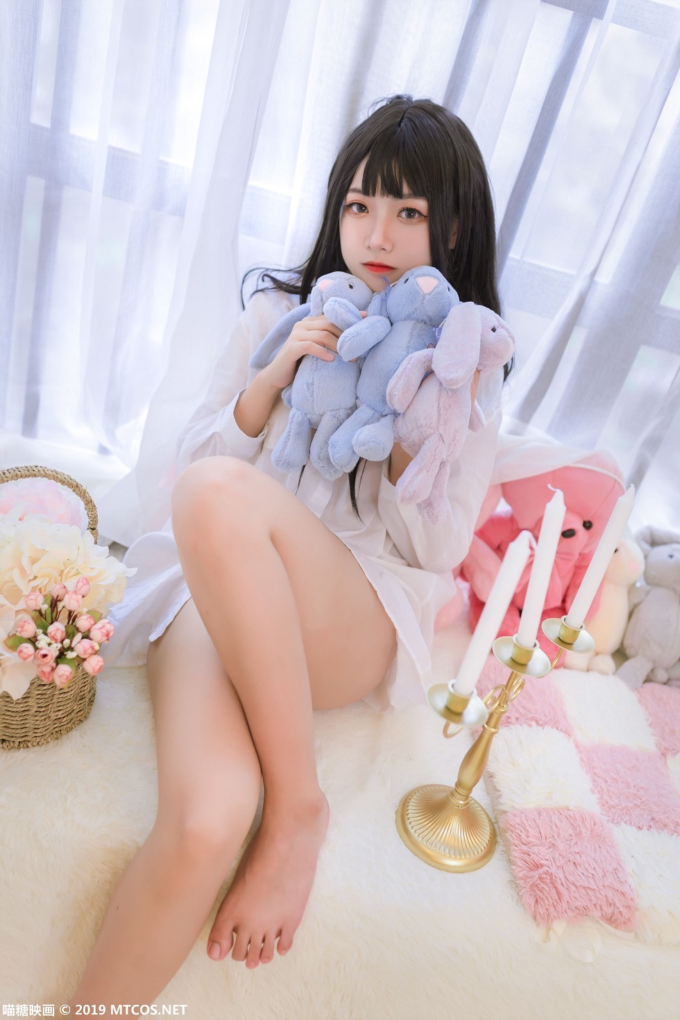 [喵糖映画]Vol.061_嫩模lovely呆玄私房性感男友白衬衣秀白嫩美腿迷人写真40P