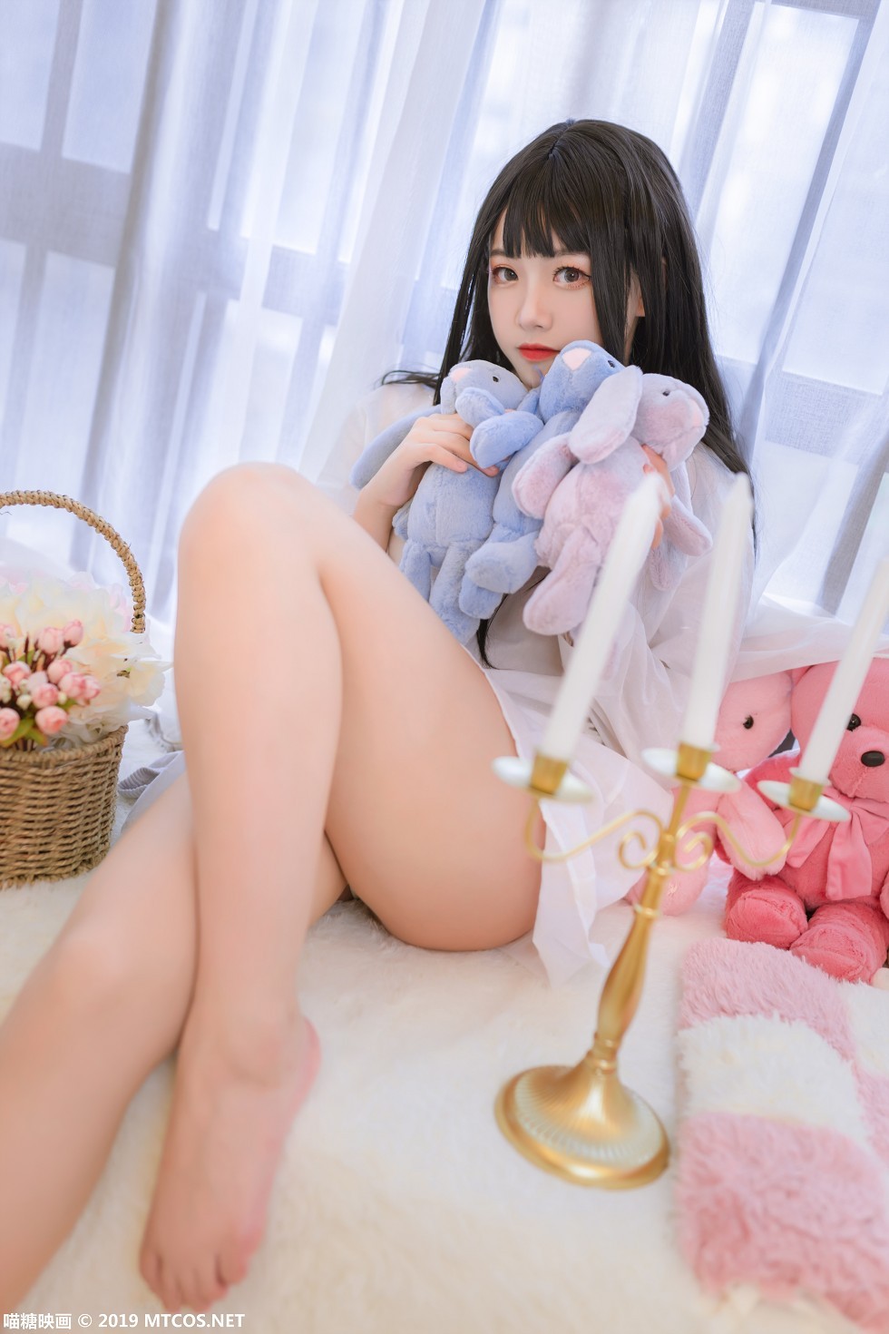 [喵糖映画]Vol.061_嫩模lovely呆玄私房性感男友白衬衣秀白嫩美腿迷人写真40P