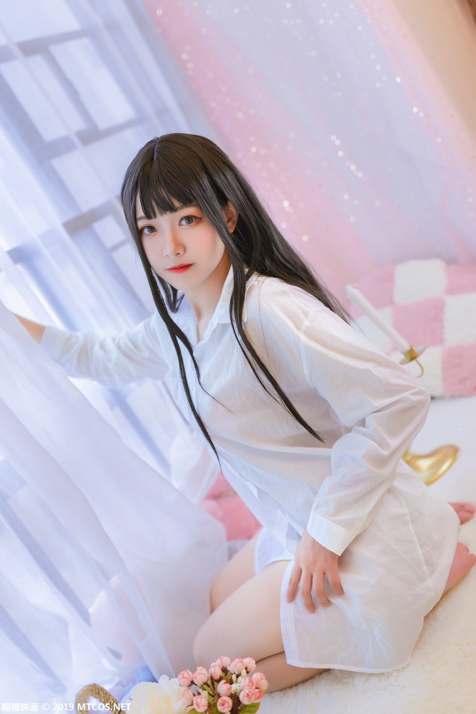 [喵糖映画]Vol.061_嫩模lovely呆玄私房性感男友白衬衣秀白嫩美腿迷人写真40P