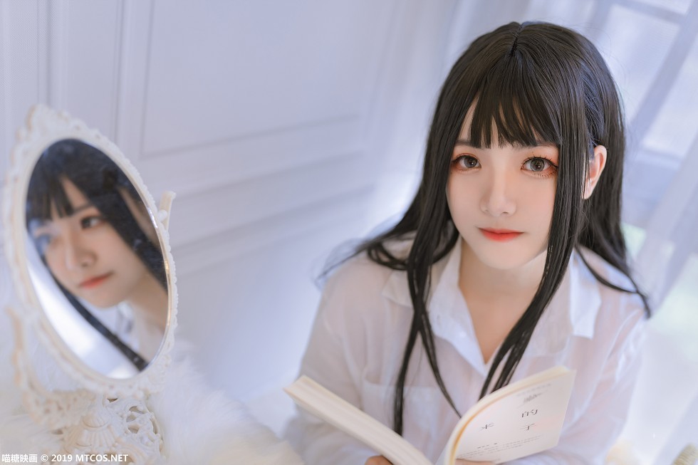 [喵糖映画]Vol.061_嫩模lovely呆玄私房性感男友白衬衣秀白嫩美腿迷人写真40P