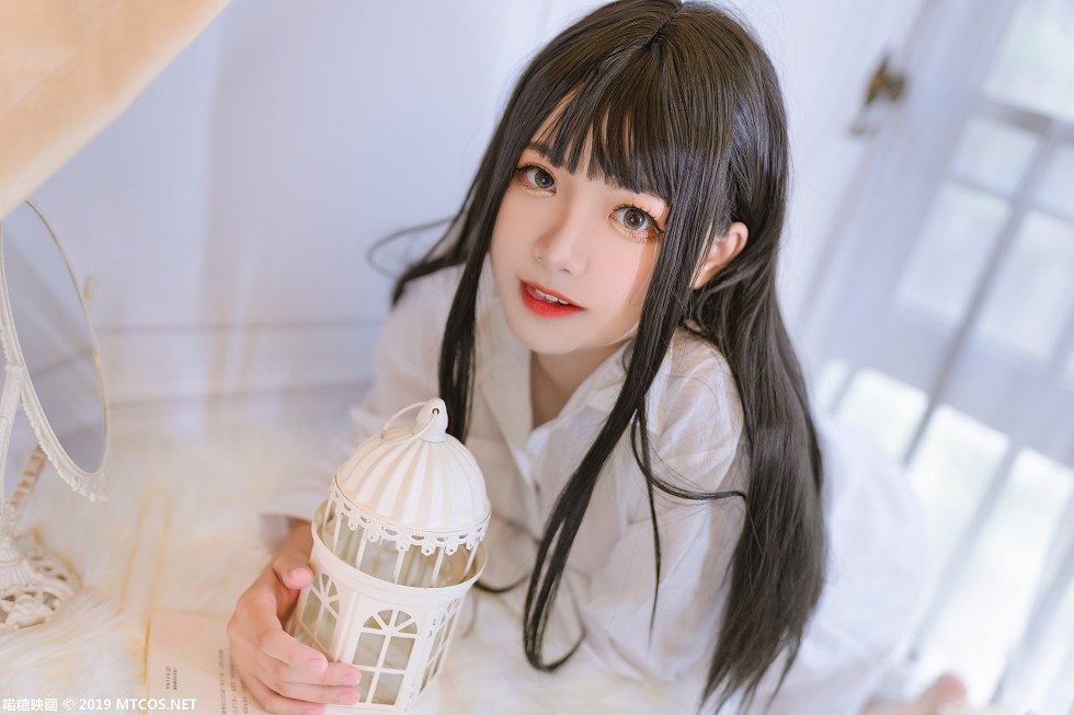 [喵糖映画]Vol.061_嫩模lovely呆玄私房性感男友白衬衣秀白嫩美腿迷人写真40P